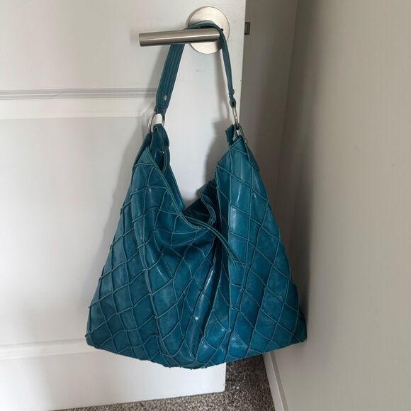 Steve Madden Y2K Large Textured Shoulder  Bag Turquoise Vegan - Picture 2 of 10